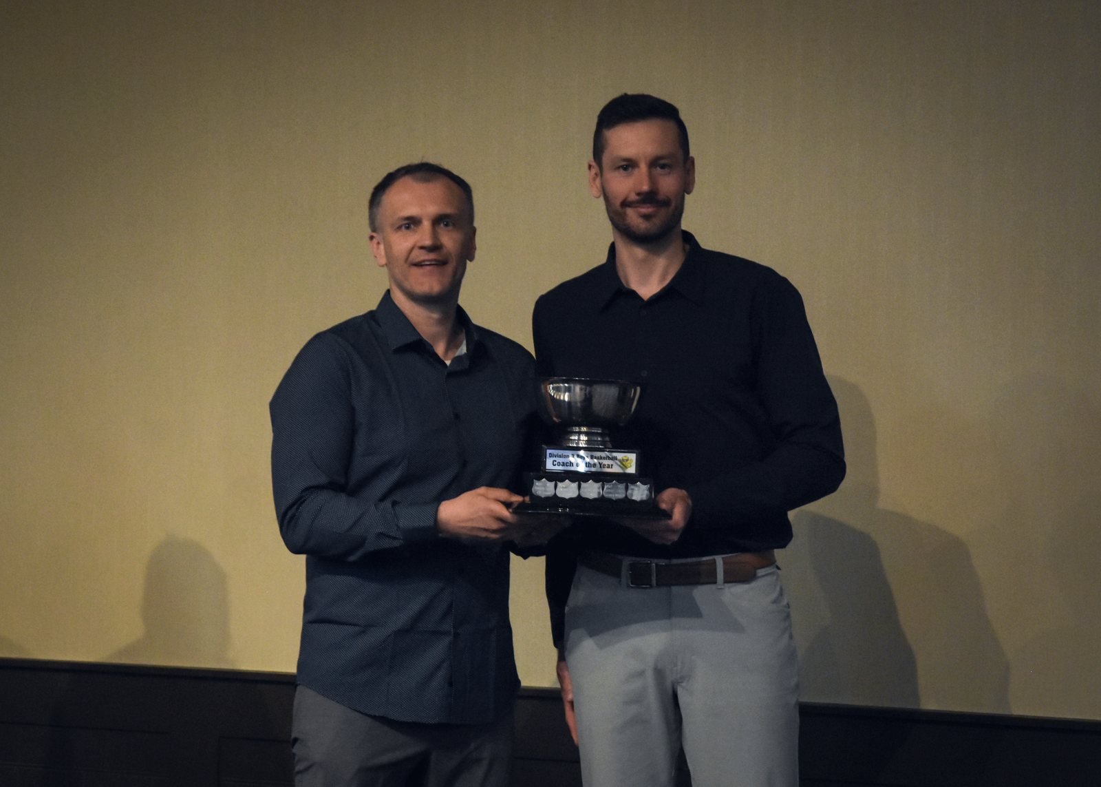 Jason Harvey receiving the Metro Coach of the Year award